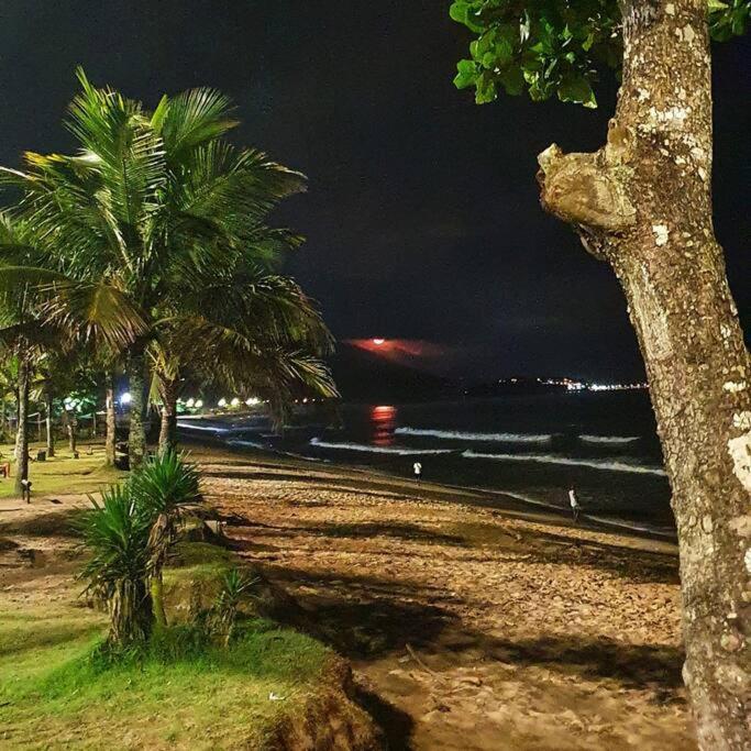 100Mts Da Praia Com Churrasqueira, Piscina E Wi-Fi Caraguatatuba Luaran gambar