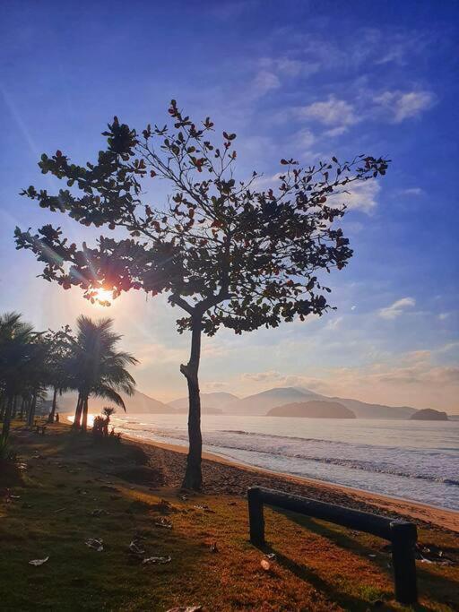 100Mts Da Praia Com Churrasqueira, Piscina E Wi-Fi Caraguatatuba Luaran gambar