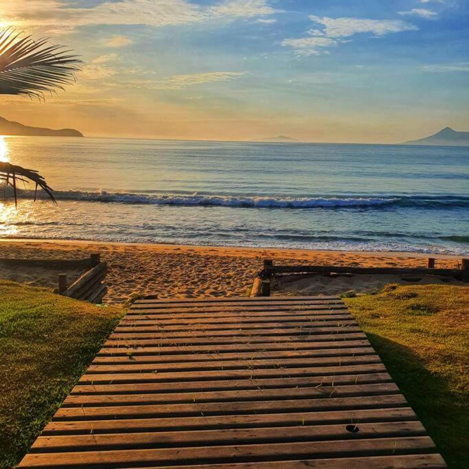 100Mts Da Praia Com Churrasqueira, Piscina E Wi-Fi Caraguatatuba Luaran gambar
